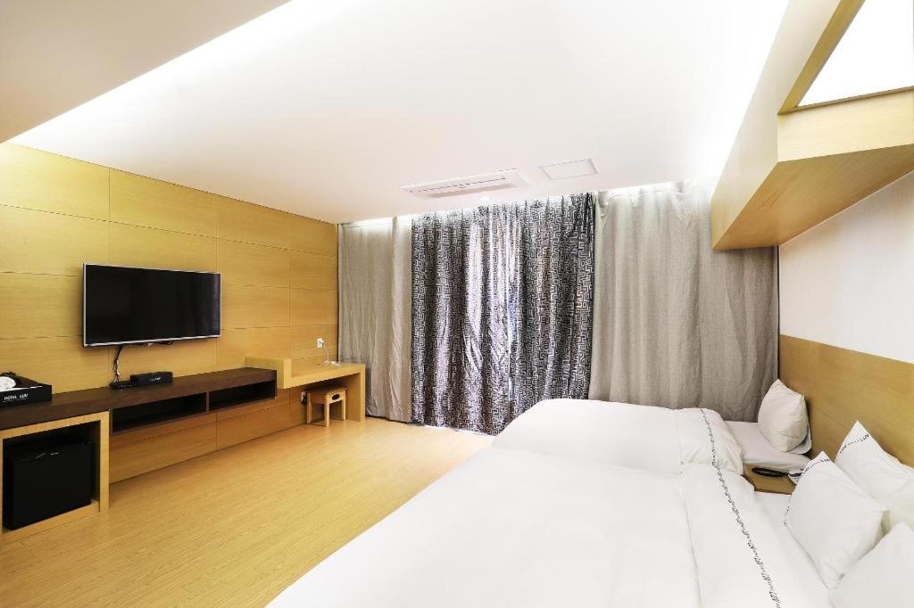 Business Design Hotel Luv Incheon Extérieur photo